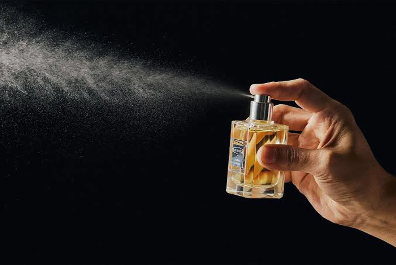 تفاوت عطر، ادکلن، ادوپرفیوم و ادوتویلت چیست؟ راهنمای کامل انتخاب بهترین رایحه